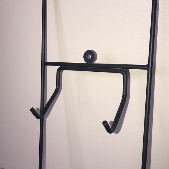 Metal Key Rack - Picture 2 of 5